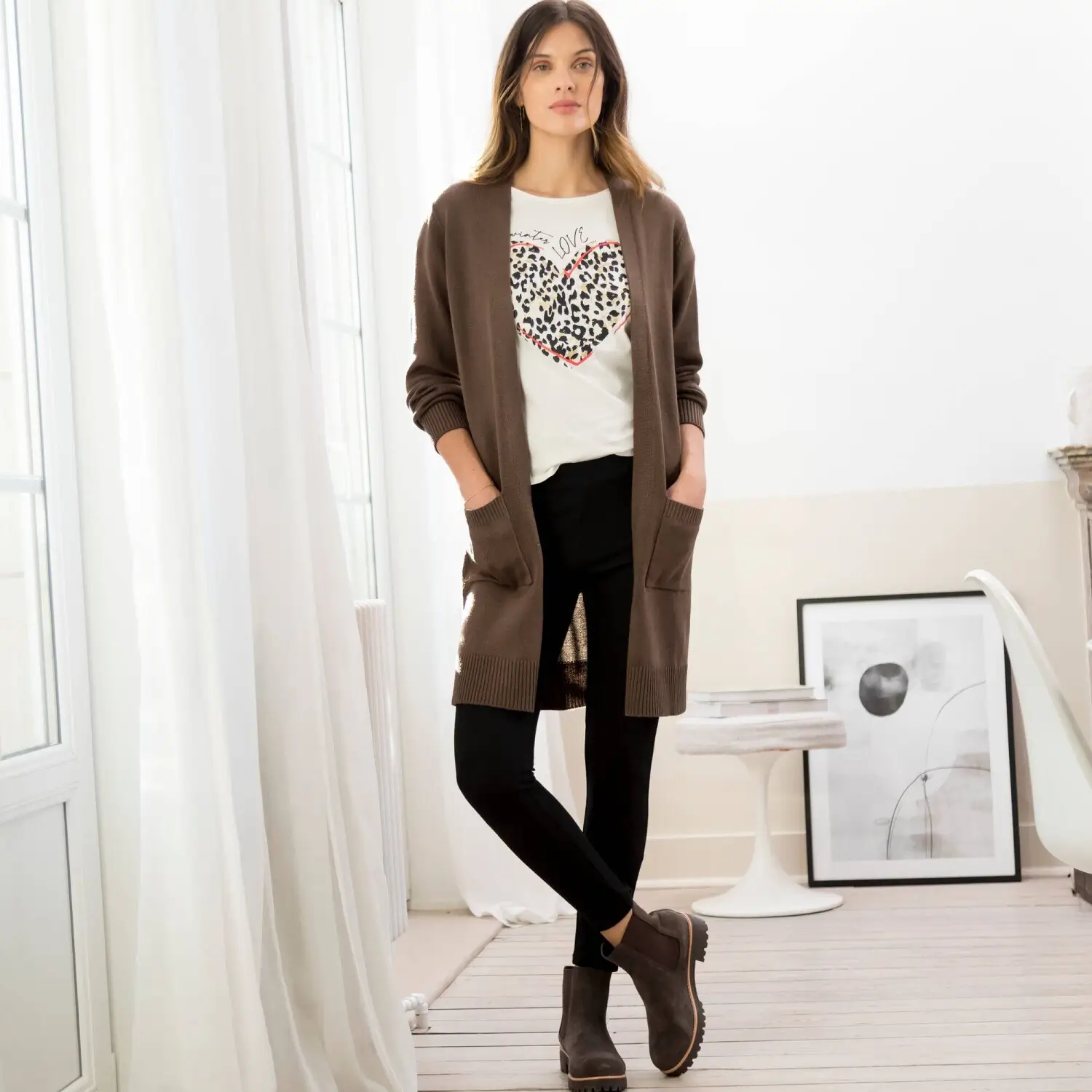 Čierne legíny a kardigan