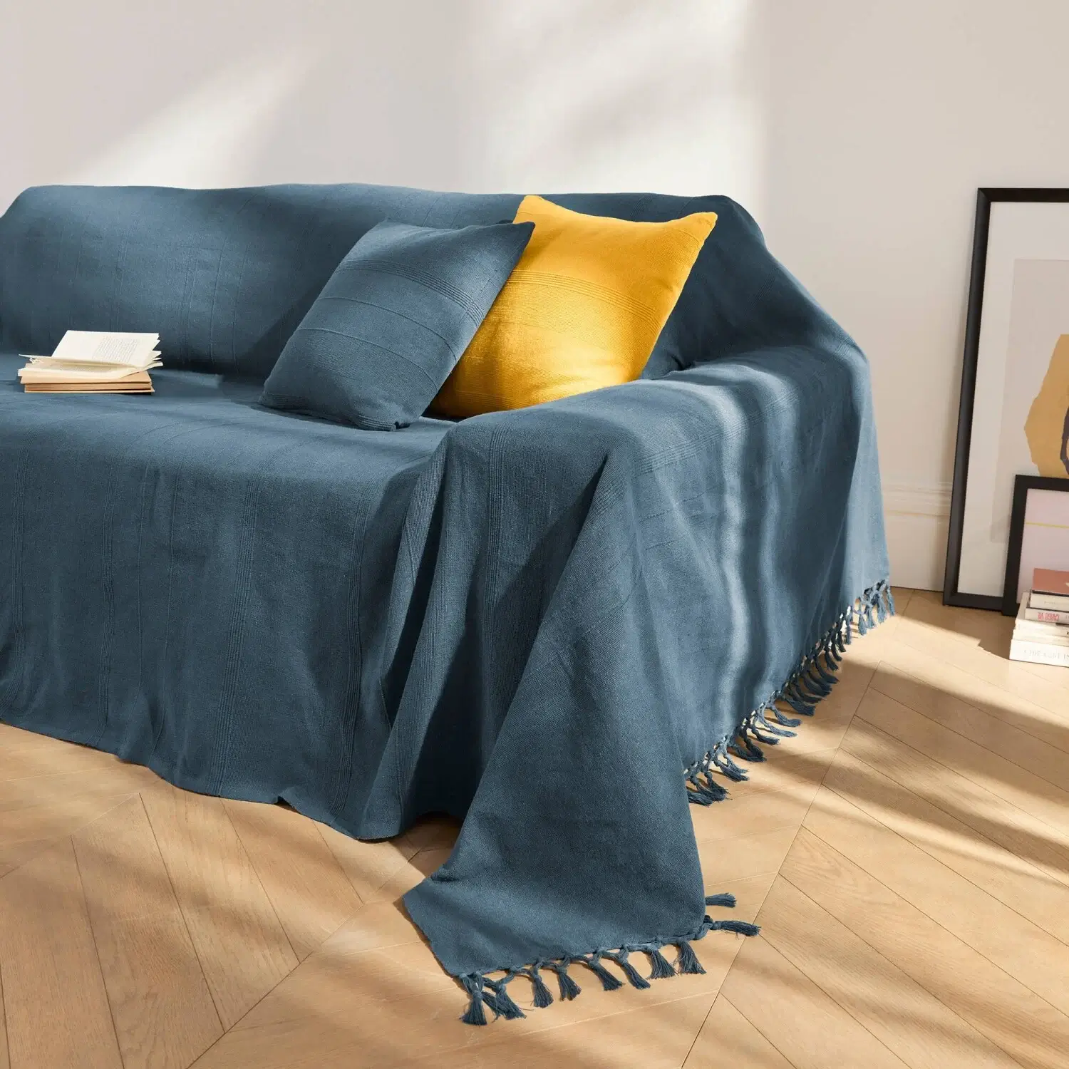 Modrý prehoz na sedačku