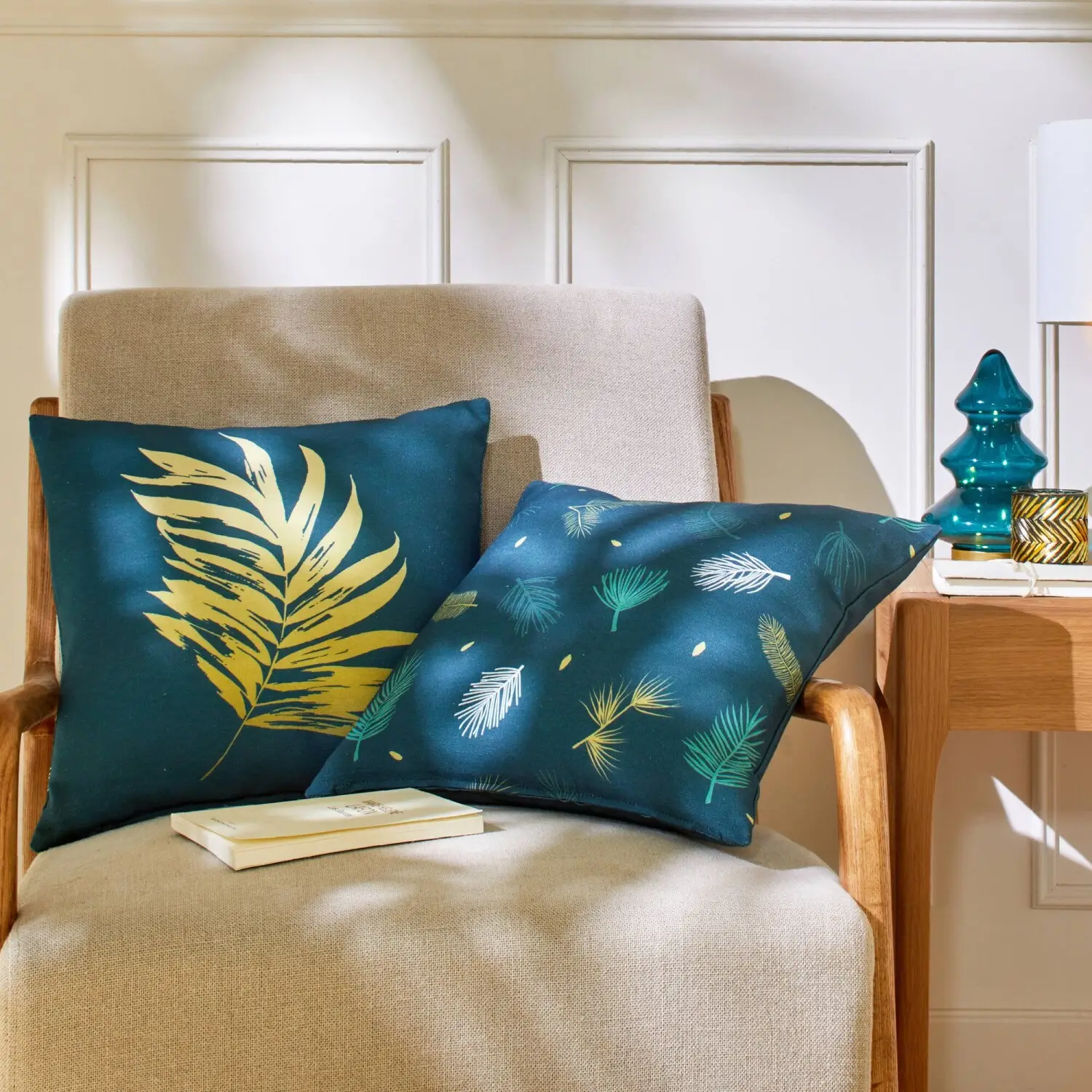 Vankúše s motívom rastlín